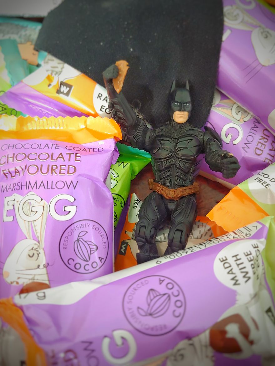 I Post The Everyday Life Of Batman During Self-Isolation (39 Pics) I Post The Everyday Life Of Batman During Self-Isolation (39 Pics)