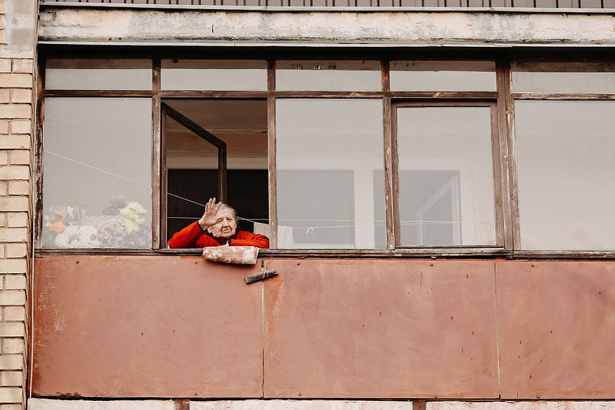 Kaunas’ Courtyards Transform Into Stages As Various Artists Perform For Quarantined People Kaunas’ Courtyards Transform Into Stages As Various Artists Perform For Quarantined People