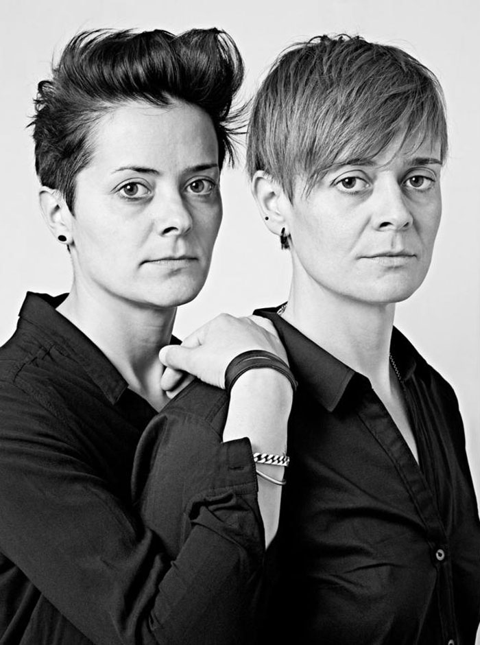 Photographer Finds Look-Alikes That Are Not Actually Related By Blood But Look Incredibly Similar (30 Pics) Photographer Finds Look-Alikes That Are Not Actually Related By Blood But Look Incredibly Similar (30 Pics)