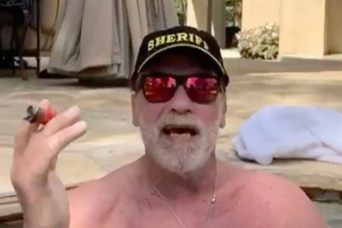 Ricky Gervais Slams These Celebrities Who Are Moaning About The Lockdown Ricky Gervais Slams These Celebrities Who Are Moaning About The Lockdown