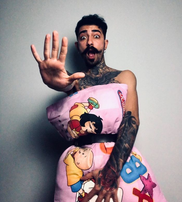 People Are So Bored They Started A Pillow-Wearing Challenge And Here Are The Best Pics (60 Pics) People Are So Bored They Started A Pillow-Wearing Challenge And Here Are The Best Pics (60 Pics)