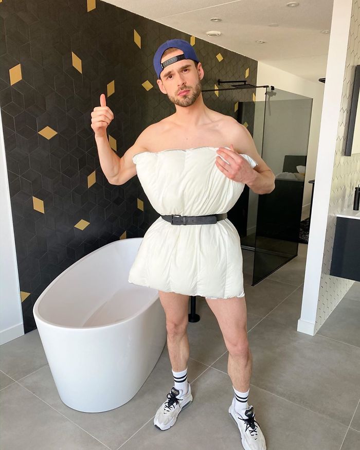 People Are So Bored They Started A Pillow-Wearing Challenge And Here Are The Best Pics (60 Pics) People Are So Bored They Started A Pillow-Wearing Challenge And Here Are The Best Pics (60 Pics)