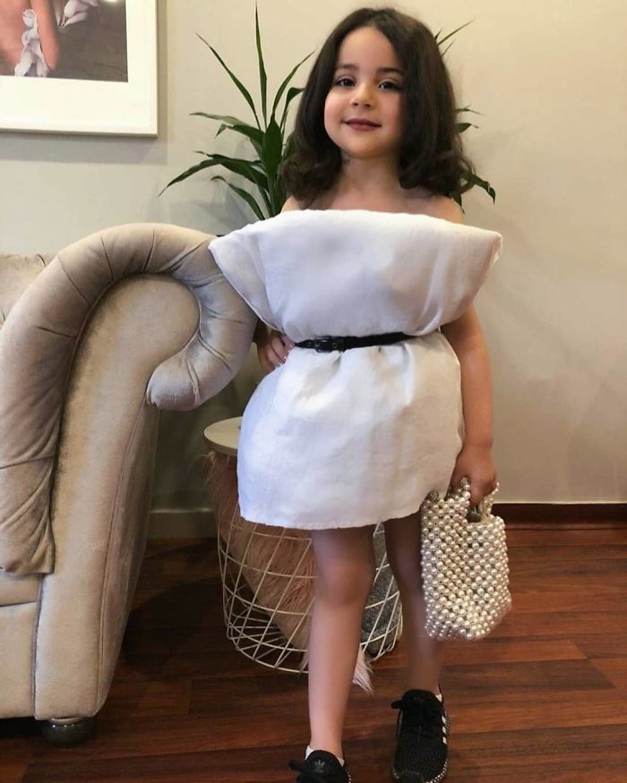 People Are So Bored They Started A Pillow-Wearing Challenge And Here Are The Best Pics (60 Pics) People Are So Bored They Started A Pillow-Wearing Challenge And Here Are The Best Pics (60 Pics)