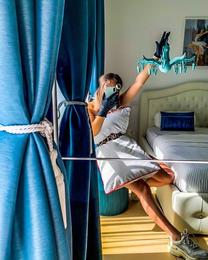 People Are So Bored They Started A Pillow-Wearing Challenge And Here Are The Best Pics (60 Pics) People Are So Bored They Started A Pillow-Wearing Challenge And Here Are The Best Pics (60 Pics)