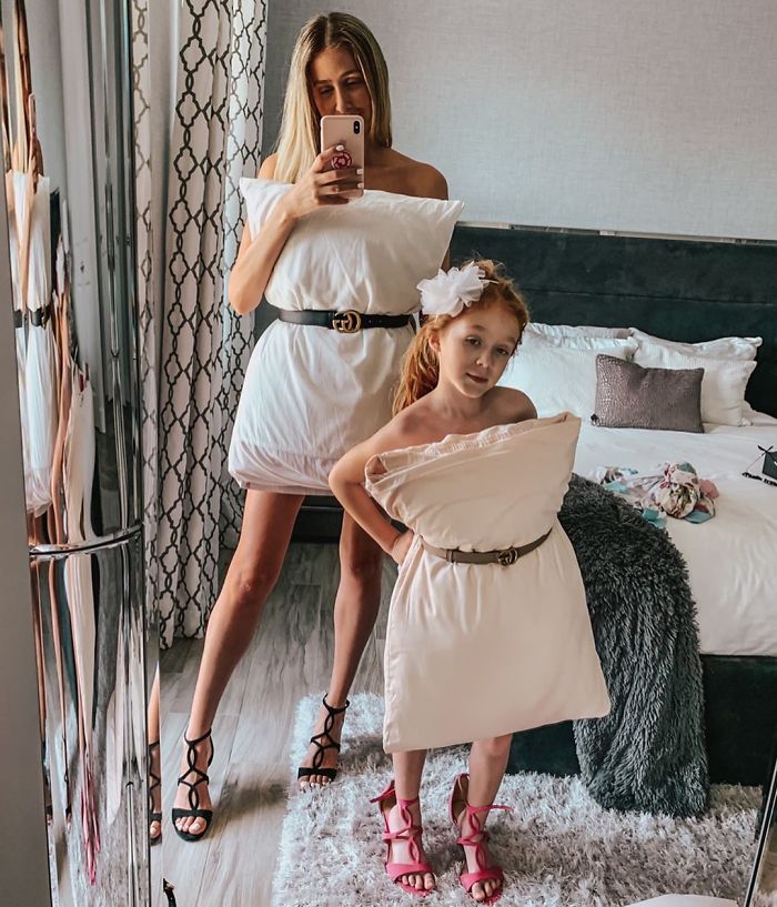 People Are So Bored They Started A Pillow-Wearing Challenge And Here Are The Best Pics (60 Pics) People Are So Bored They Started A Pillow-Wearing Challenge And Here Are The Best Pics (60 Pics)