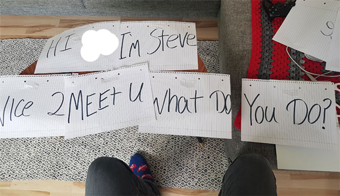 Guy Keeps Accidentally Making Eye Contact With His Neighbor, Finally Decides To Text Him Via Window Guy Keeps Accidentally Making Eye Contact With His Neighbor, Finally Decides To Text Him Via Window