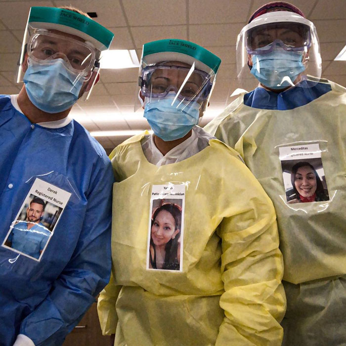 US Doctors Paste Photos Of Them Smiling On Their Protective Suits To Reassure COVID-19 Patients US Doctors Paste Photos Of Them Smiling On Their Protective Suits To Reassure COVID-19 Patients