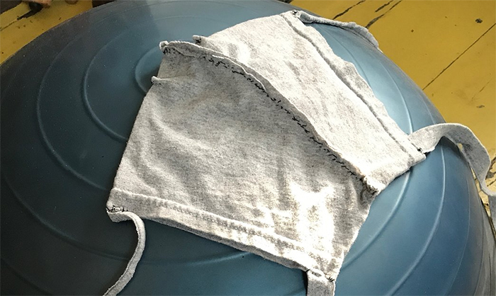 Here&#8217;s A Simple Guide On How To Make A Face Mask From Old T-Shirts Without A Sewing Machine