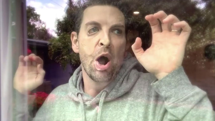 Dad Nails The Feeling Everyone Has During Lockdown, Creates A Hilariously Spot-On Parody Of Adele’s “Hello” (From The Inside) Dad Nails The Feeling Everyone Has During Lockdown, Creates A Hilariously Spot-On Parody Of Adele’s “Hello” (From The Inside)