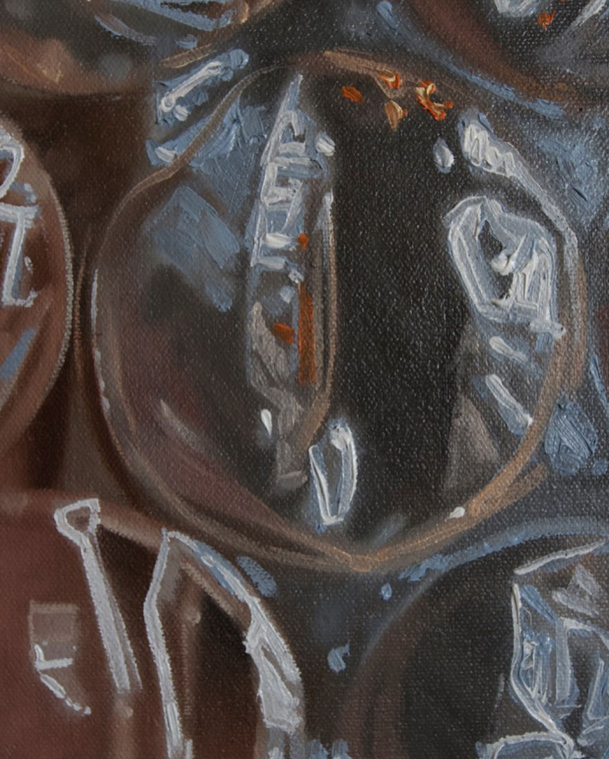 Artist Paints Portraits That Look Like They’re ‘Wrapped’ In Bubble Wrap Artist Paints Portraits That Look Like They’re ‘Wrapped’ In Bubble Wrap