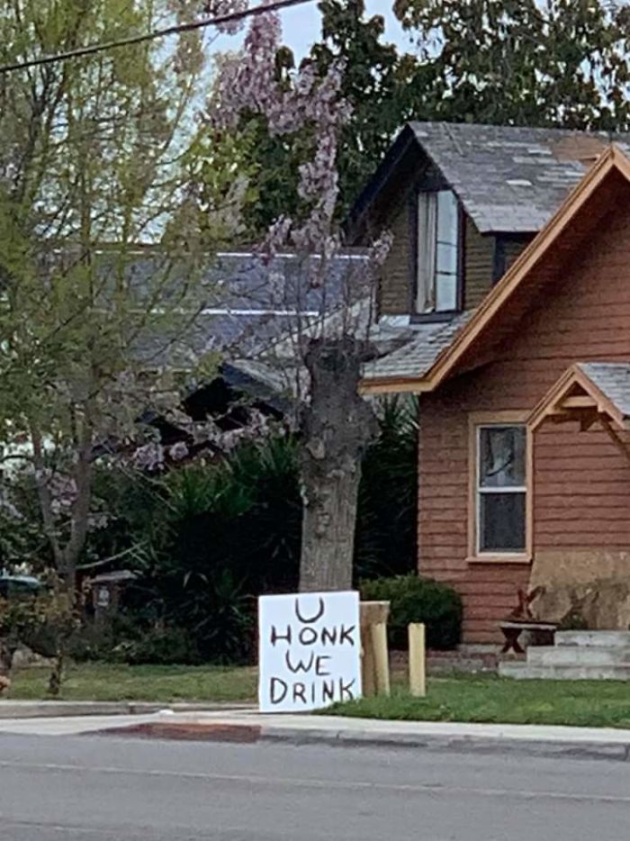 35 People Who Are Beyond Bored While Having To Stay At Home 35 People Who Are Beyond Bored While Having To Stay At Home