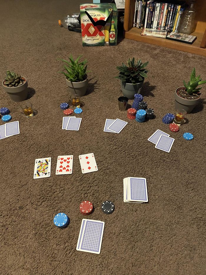 35 People Who Are Beyond Bored While Having To Stay At Home 35 People Who Are Beyond Bored While Having To Stay At Home