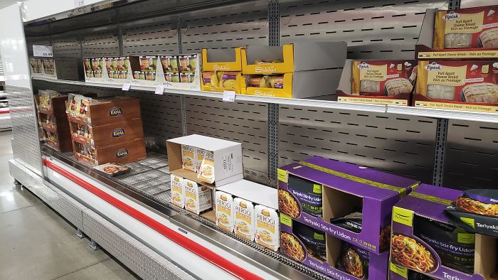 Costco Employee Shows What Store Workers See During The Coronavirus Outbreak