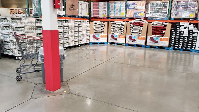 Costco Employee Shows What Store Workers See During The Coronavirus Outbreak