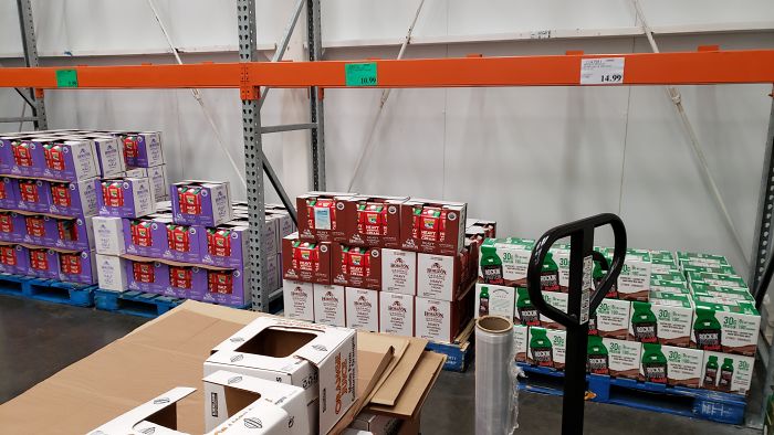Costco Employee Shows What Store Workers See During The Coronavirus Outbreak