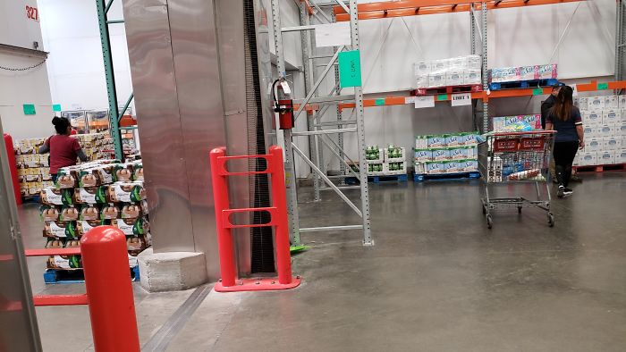 Costco Employee Shows What Store Workers See During The Coronavirus Outbreak
