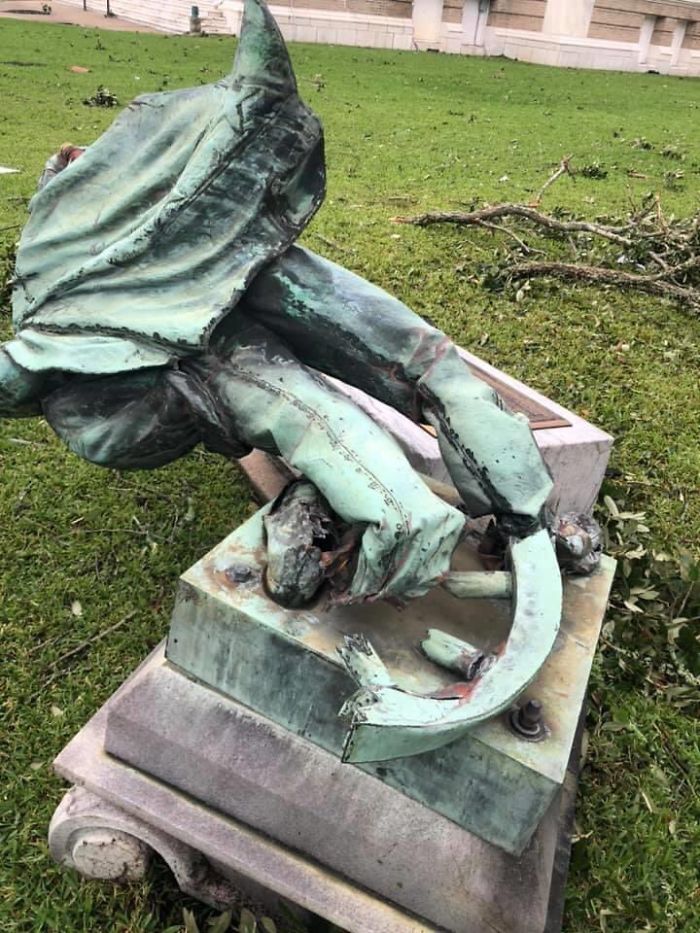 People Have Been Protesting This Confederate Statue For Months, Hurricane Laura Brought It Down In Seconds People Have Been Protesting This Confederate Statue For Months, Hurricane Laura Brought It Down In Seconds