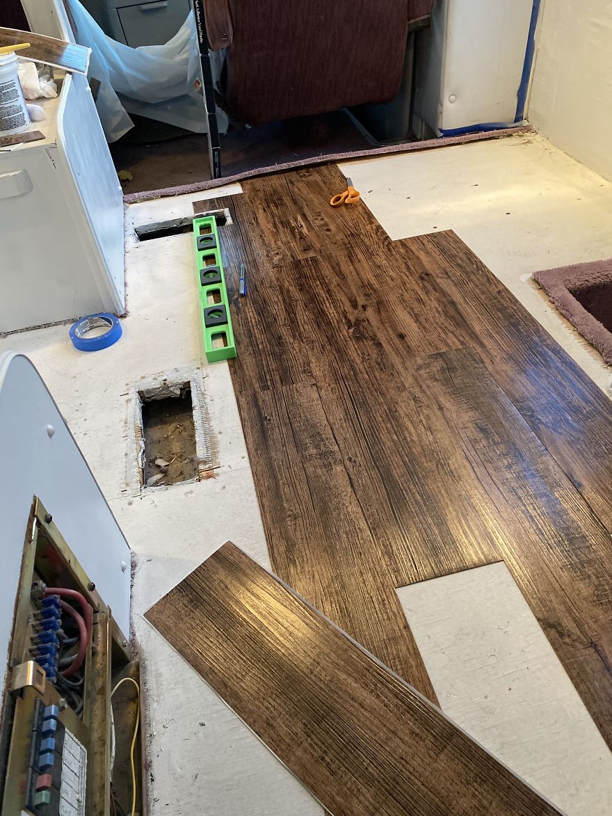 I Bought An Old 1995 RV, And Here’s How I Transformed It Into A Beautiful Home For Me And Two Kittens That I Recently Adopted (21 Pics) I Bought An Old 1995 RV, And Here’s How I Transformed It Into A Beautiful Home For Me And Two Kittens That I Recently Adopted (21 Pics)