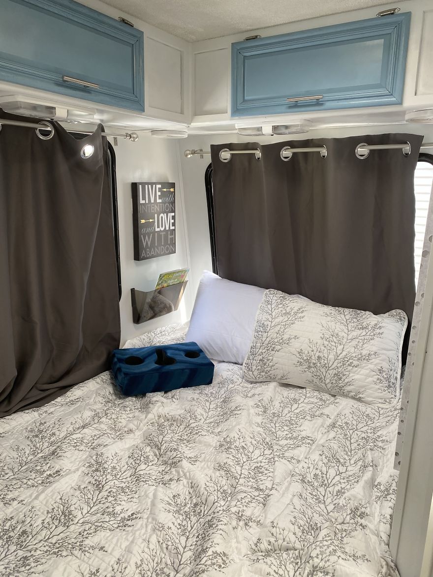 I Bought An Old 1995 RV, And Here’s How I Transformed It Into A Beautiful Home For Me And Two Kittens That I Recently Adopted (21 Pics) I Bought An Old 1995 RV, And Here’s How I Transformed It Into A Beautiful Home For Me And Two Kittens That I Recently Adopted (21 Pics)