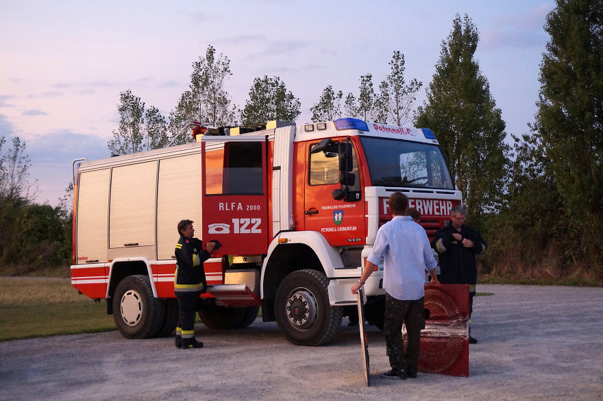 I Make Circles Out Of Cutlery And LED Lighting To Produce These 36 Spectacular Images I Make Circles Out Of Cutlery And LED Lighting To Produce These 36 Spectacular Images