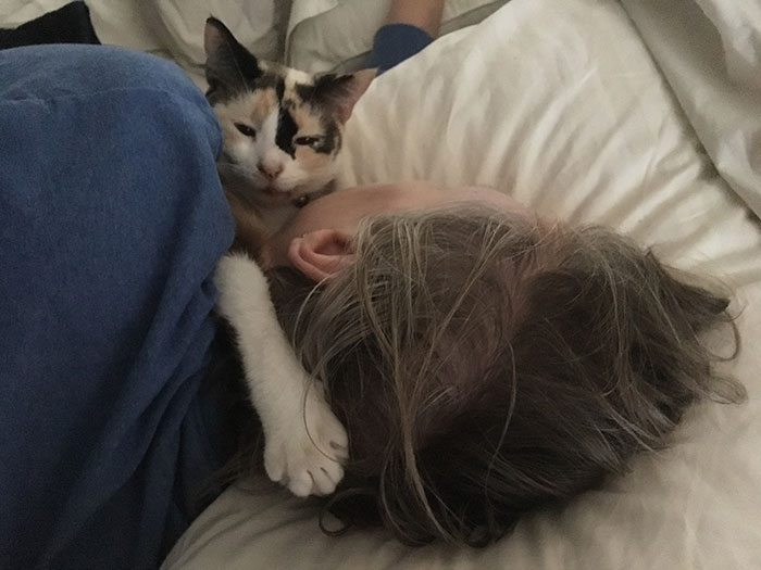 People Are Sharing Things Pets Accidentally Conditioned Them To Do (30 Answers) People Are Sharing Things Pets Accidentally Conditioned Them To Do (30 Answers)