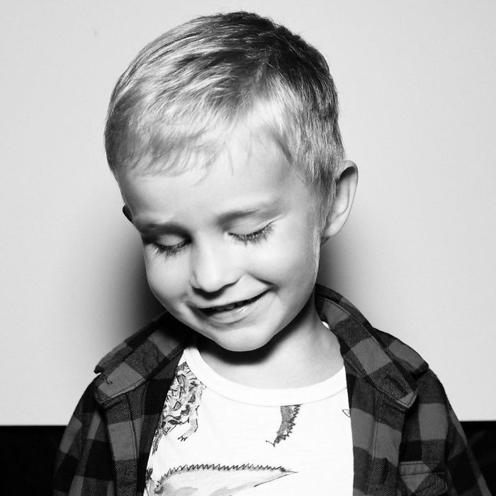 Ukrainian Photo Project Highlights The Discrimination That People Face From Different Walks Of Life (23 Pics)