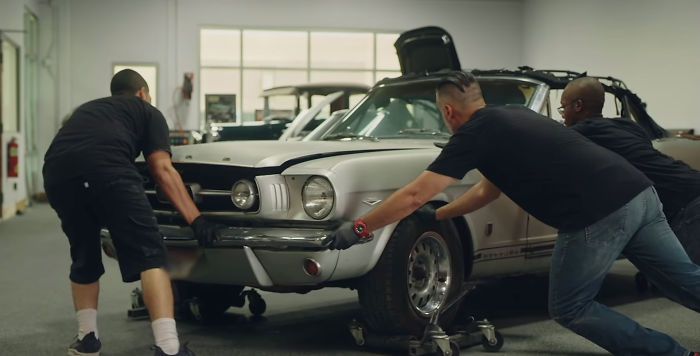 Jason Momoa Restores His Wife’s 1965 Mustang, Her First Car When She Was 17