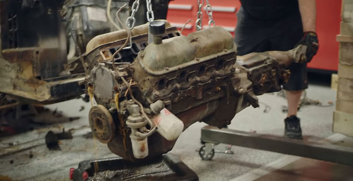 Jason Momoa Restores His Wife’s 1965 Mustang, Her First Car When She Was 17