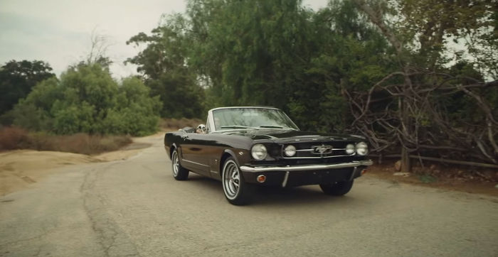 Jason Momoa Restores His Wife’s 1965 Mustang, Her First Car When She Was 17