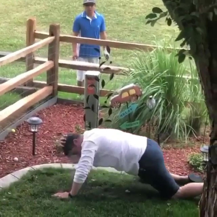 Dad Pulls An Ultimate Dad Joke On A Golfer By Pretending That His Golf Ball Hit Him In The Head Dad Pulls An Ultimate Dad Joke On A Golfer By Pretending That His Golf Ball Hit Him In The Head