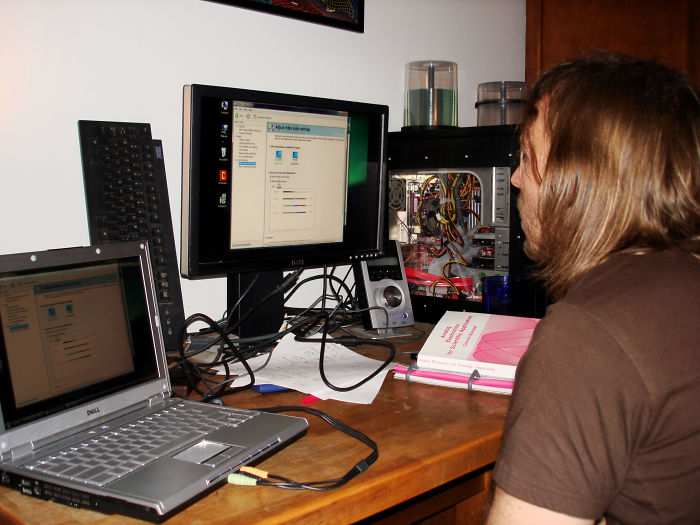 Manager Treats This Employee As Salaried When Instead He’s Being Paid Hourly, Lives To Regret It Manager Treats This Employee As Salaried When Instead He’s Being Paid Hourly, Lives To Regret It