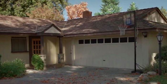 Viral Thread Busts The Myth About Famous Billionaires Starting Out “Poor” Viral Thread Busts The Myth About Famous Billionaires Starting Out “Poor”