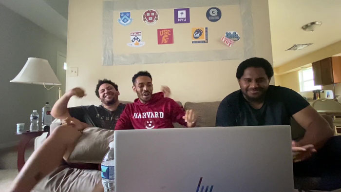 24 Y.O. Garbage Collector Gets Admitted To Harvard After Receiving Huge Support From His Colleagues To Pursue His Education 24 Y.O. Garbage Collector Gets Admitted To Harvard After Receiving Huge Support From His Colleagues To Pursue His Education