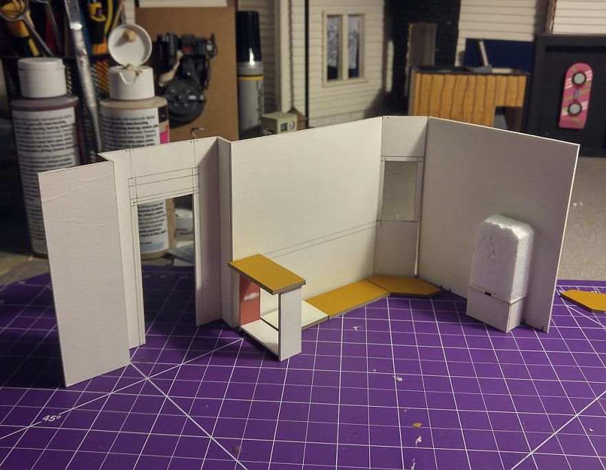 I Built A Tiny Model Of Monica&rsquo;s Kitchen From &ldquo;Friends&rdquo; (11 Pics)