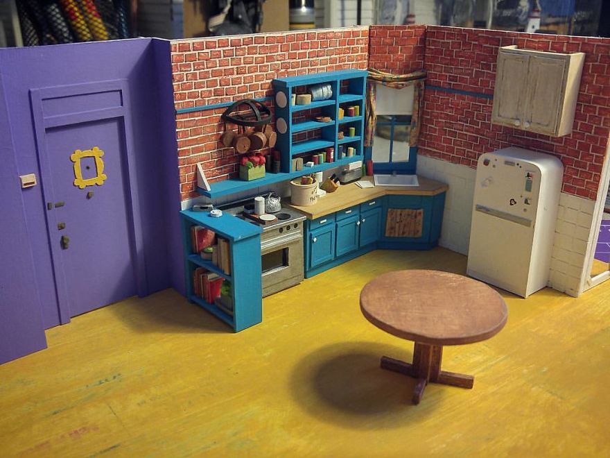 I Built A Tiny Model Of Monica&rsquo;s Kitchen From &ldquo;Friends&rdquo; (11 Pics)