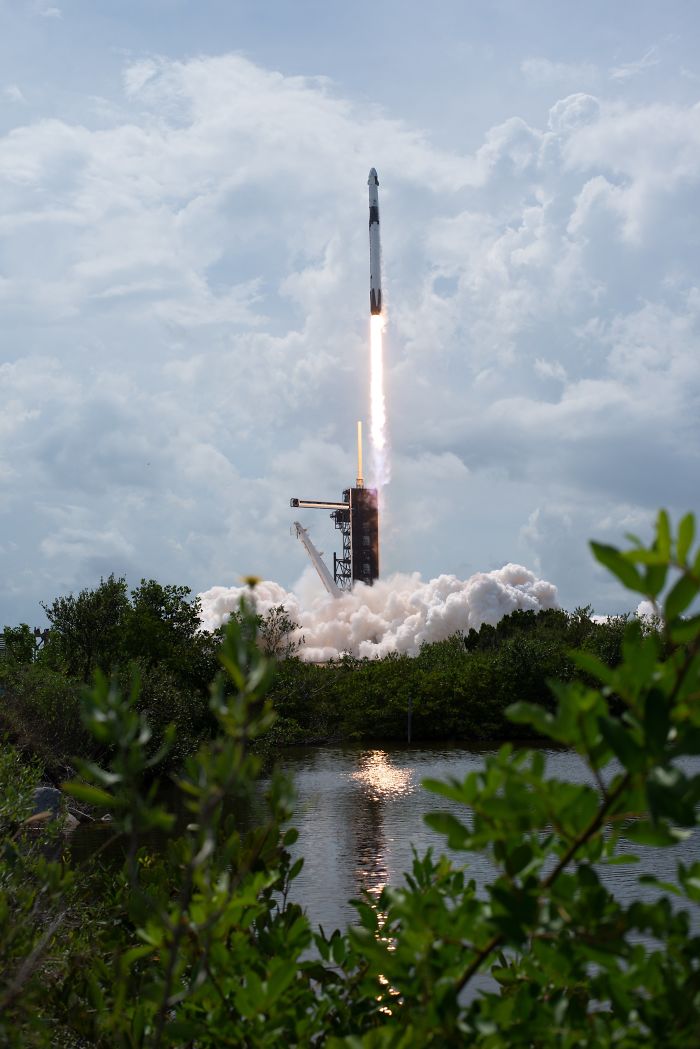 NASA Astronaut Goes Viral After Sharing Awe-Inspiring Pics Of The Boundary Between Night And Day On Earth NASA Astronaut Goes Viral After Sharing Awe-Inspiring Pics Of The Boundary Between Night And Day On Earth