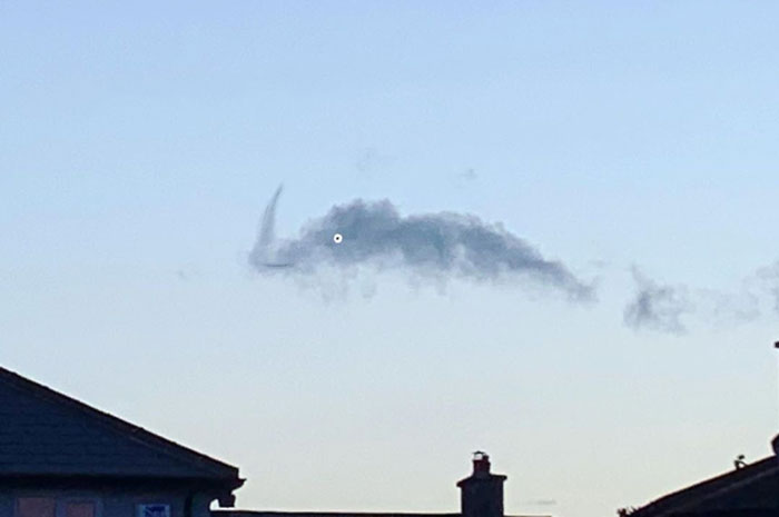 Artist Posts Funny Cloud Doodles On Twitter, People Like Them So Much That They Respond With Their Own Doodles Artist Posts Funny Cloud Doodles On Twitter, People Like Them So Much That They Respond With Their Own Doodles