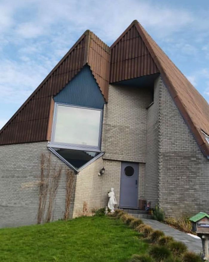 Belgian Guy Documents Ugly Houses He Sees And They’re So Bad, It’s Hilarious (30 More New Pics) Belgian Guy Documents Ugly Houses He Sees And They’re So Bad, It’s Hilarious (30 More New Pics)