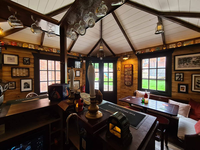 This Couple Builds A Mini Pub In A Garden, Stuns People With Its Handmade Interior This Couple Builds A Mini Pub In A Garden, Stuns People With Its Handmade Interior