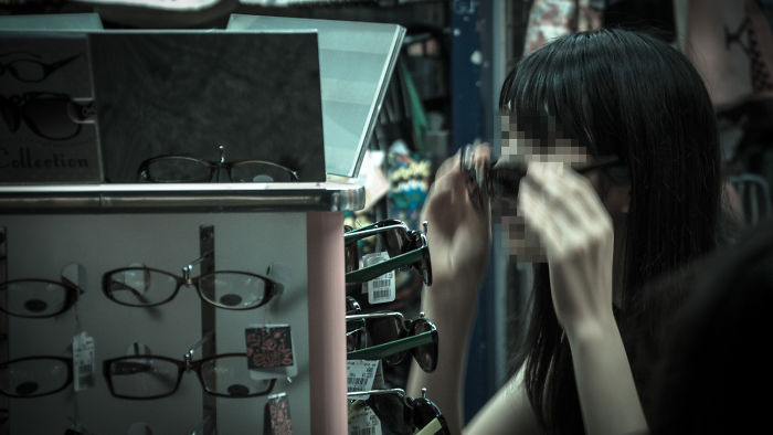 Choosing Beggar Insults Glasses Shop Owner By Leaving A 1-Star Review After Receiving Free Glasses, He Tells His Side Of The Story Choosing Beggar Insults Glasses Shop Owner By Leaving A 1-Star Review After Receiving Free Glasses, He Tells His Side Of The Story