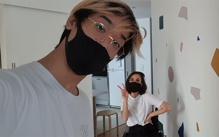 Couple Match On A Dating App And Spend The Lockdown Matching Outfits For Their First Date, And It Finally Happens Couple Match On A Dating App And Spend The Lockdown Matching Outfits For Their First Date, And It Finally Happens