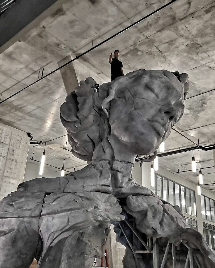 Giant Sculpture Of A Woman Opening Her Chest To Reveal A Fern-Covered Tunnel Appears In Florida Giant Sculpture Of A Woman Opening Her Chest To Reveal A Fern-Covered Tunnel Appears In Florida