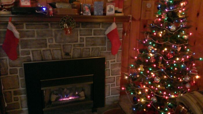 Hey Pandas, Share Your Christmas Tree With Us (Closed) Hey Pandas, Share Your Christmas Tree With Us (Closed)