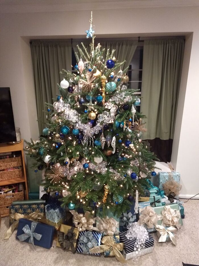 Hey Pandas, Share Your Christmas Tree With Us (Closed) Hey Pandas, Share Your Christmas Tree With Us (Closed)