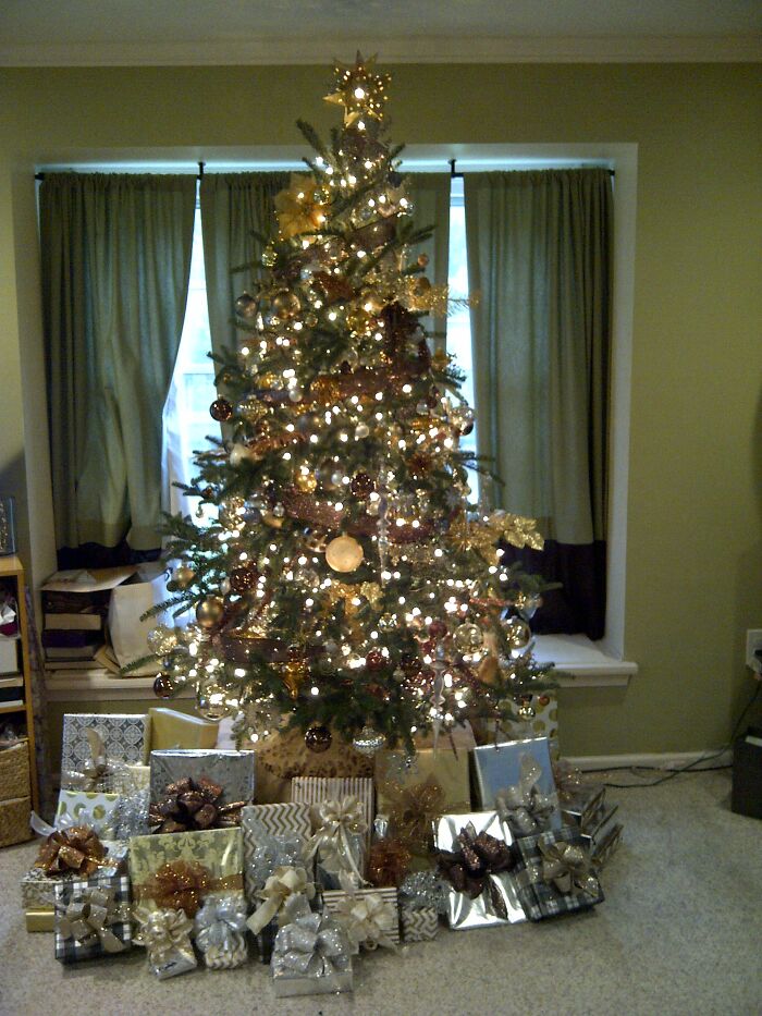 Hey Pandas, Share Your Christmas Tree With Us (Closed) Hey Pandas, Share Your Christmas Tree With Us (Closed)