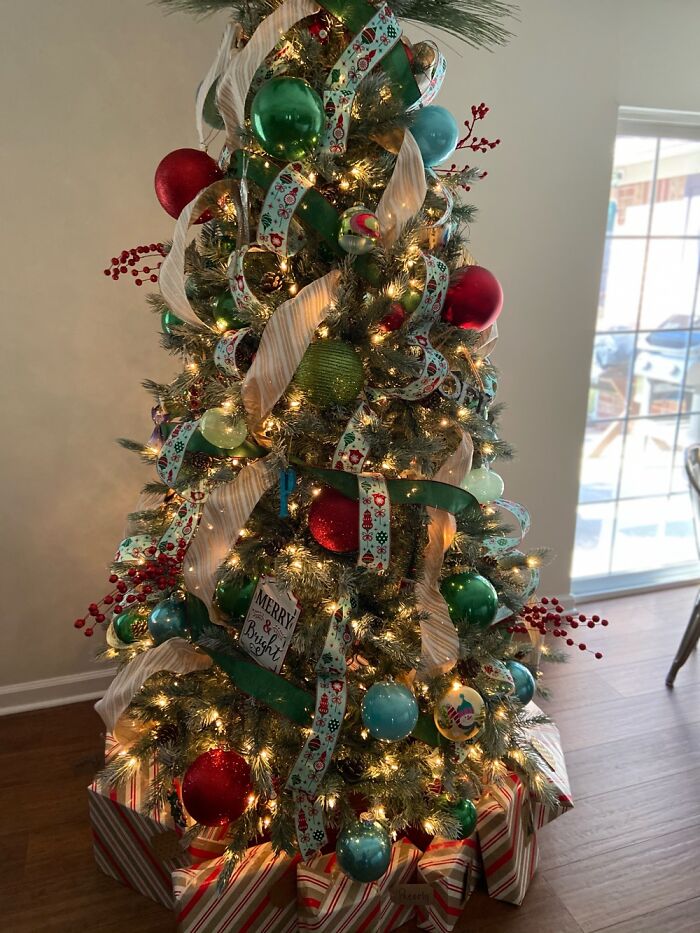 Hey Pandas, Share Your Christmas Tree With Us (Closed) Hey Pandas, Share Your Christmas Tree With Us (Closed)