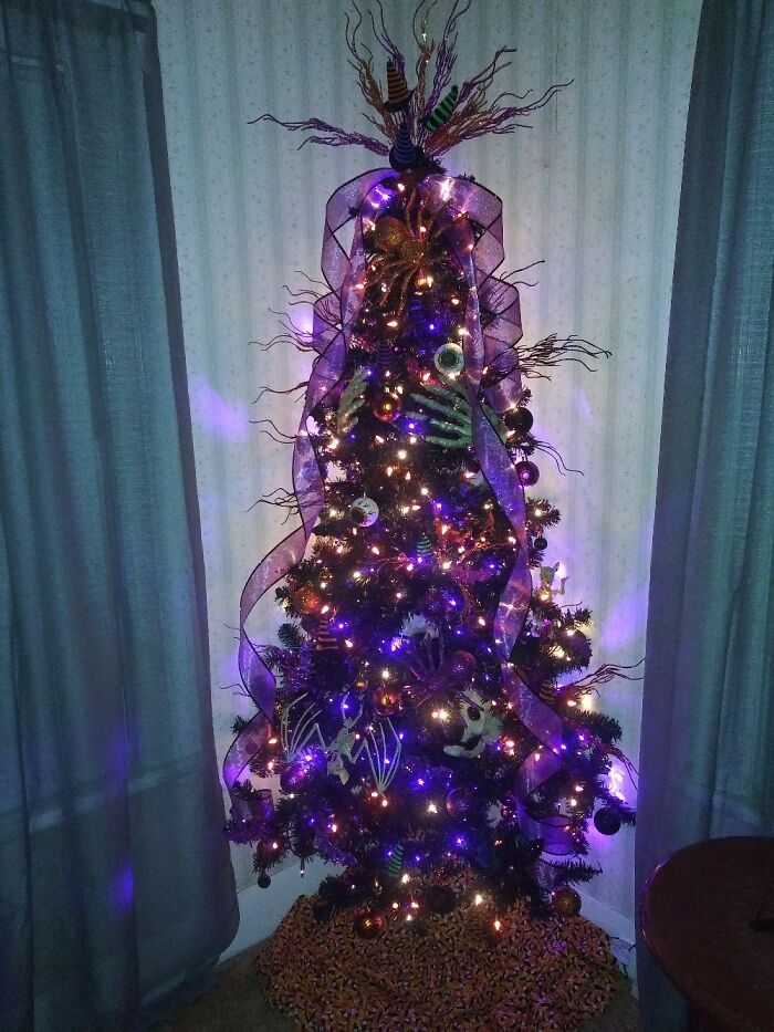 Hey Pandas, Share Your Christmas Tree With Us (Closed) Hey Pandas, Share Your Christmas Tree With Us (Closed)