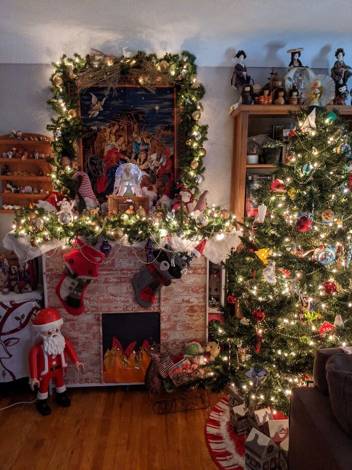 Hey Pandas, Share Your Christmas Tree With Us (Closed) Hey Pandas, Share Your Christmas Tree With Us (Closed)