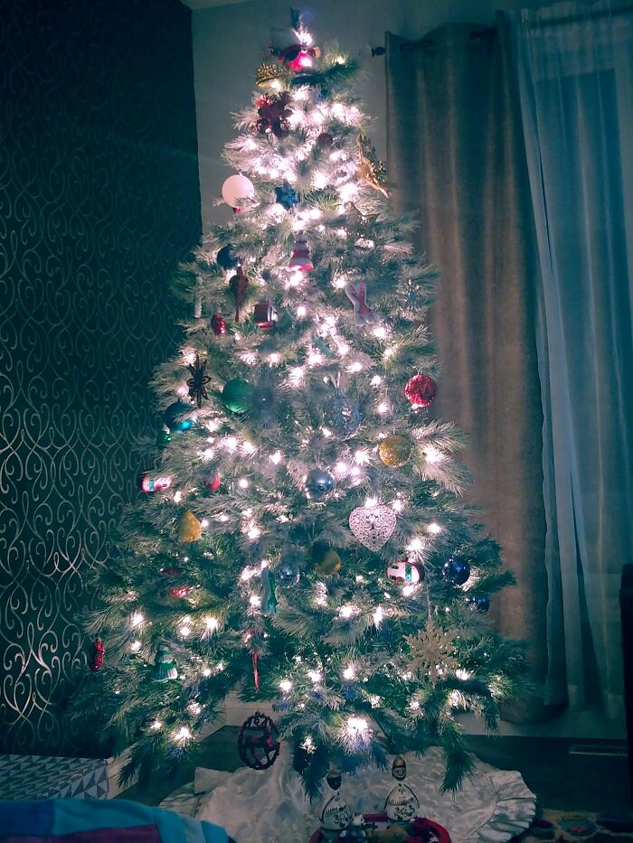 Hey Pandas, Share Your Christmas Tree With Us (Closed) Hey Pandas, Share Your Christmas Tree With Us (Closed)