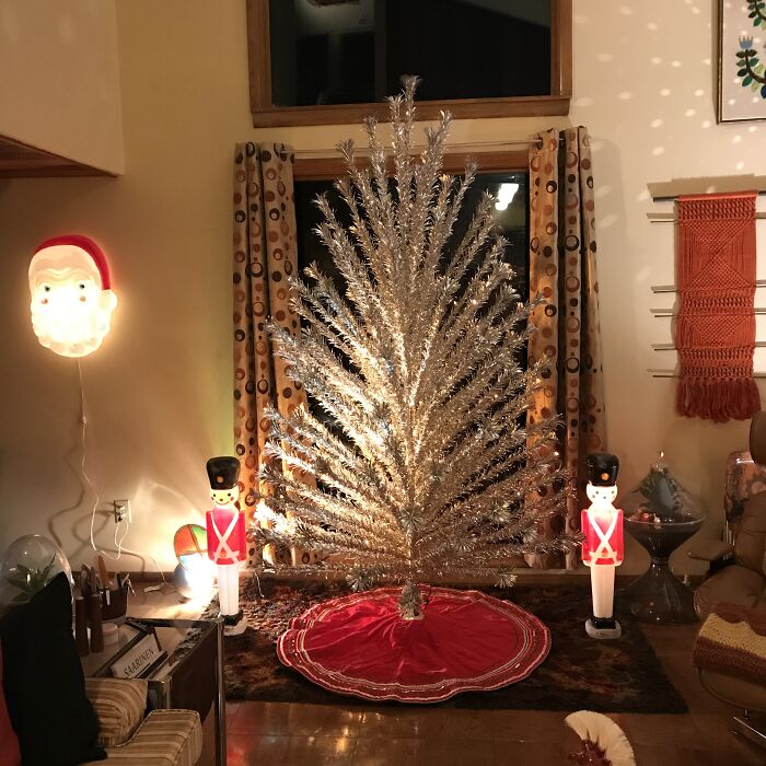 Hey Pandas, Share Your Christmas Tree With Us (Closed) Hey Pandas, Share Your Christmas Tree With Us (Closed)